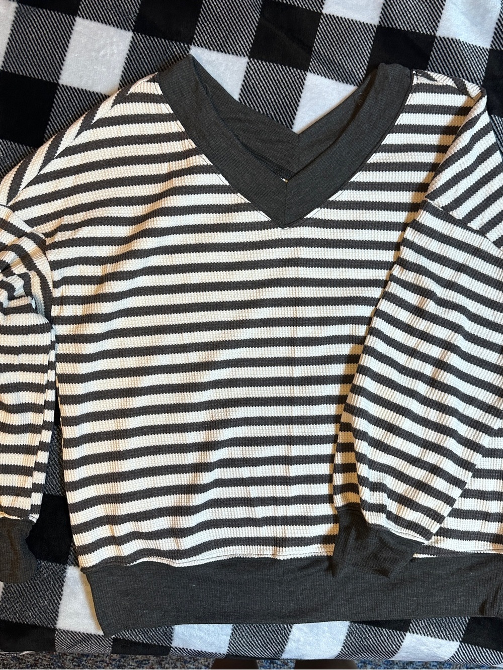 Listicle Gray and White Striped V-Neck Long Sleeve Top